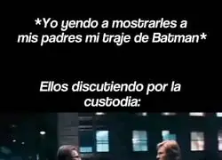 Que raro ver un Batman con padres, por cierto