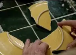 Breaking Bad creando un momentazo con un plato roto...