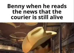 Benny leyendo la noticia de que el mensajero de New Vegas segu&iacute;a vivo