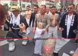 Miembro de los Yakuza exhibe con orgullo su tatuaje de Tony Tony Chopper