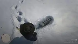 Barriendo nieve en Red Dead con un rollo de piel