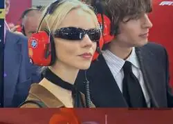 Chicken Little creando escuela