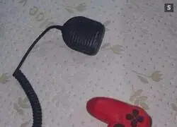 El micro del bro al que se le escucha raro: