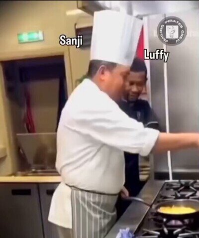 Luffy en la cocina