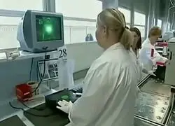 La fase final de ensamblaje de las Xbox...