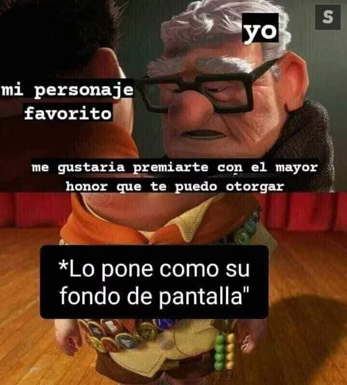 Mi esposa Malenia viéndome cada vez que prendo el iPhone