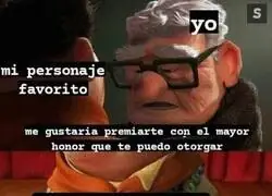 Mi esposa Malenia vi&eacute;ndome cada vez que prendo el iPhone
